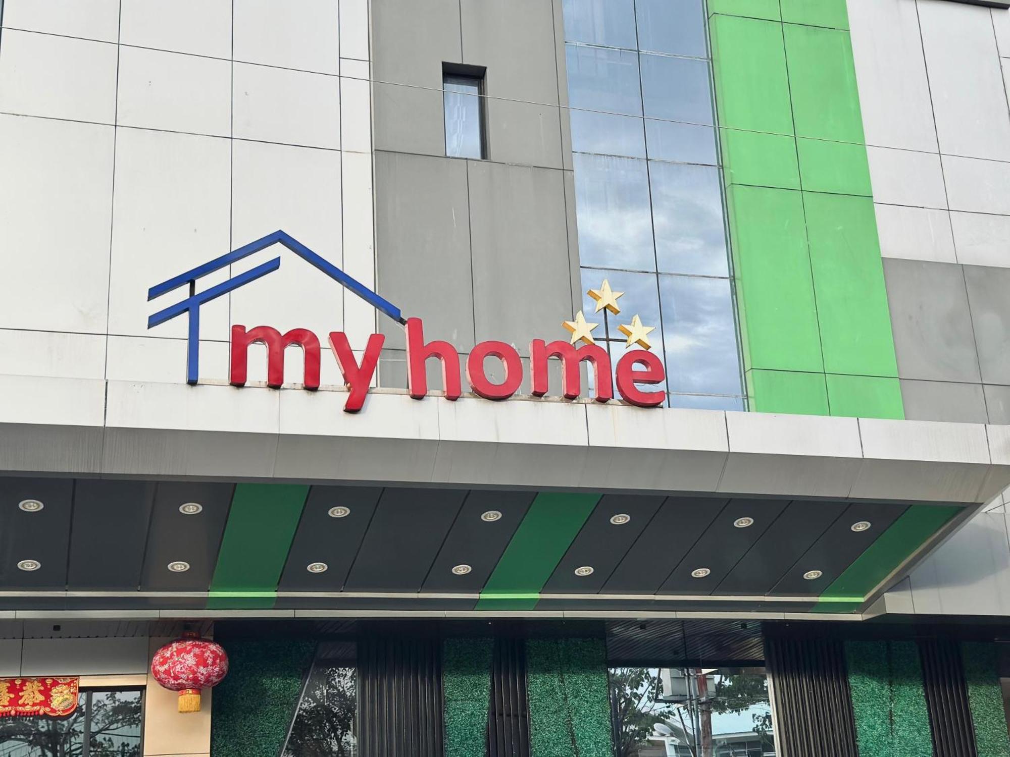 My Home Hotel Pontianak Zewnętrze zdjęcie
