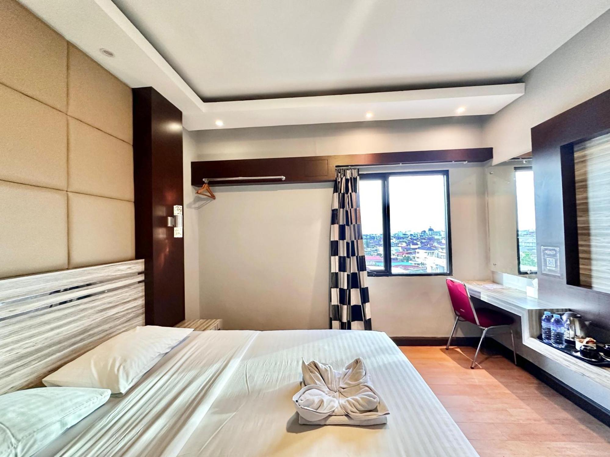 My Home Hotel Pontianak Zewnętrze zdjęcie