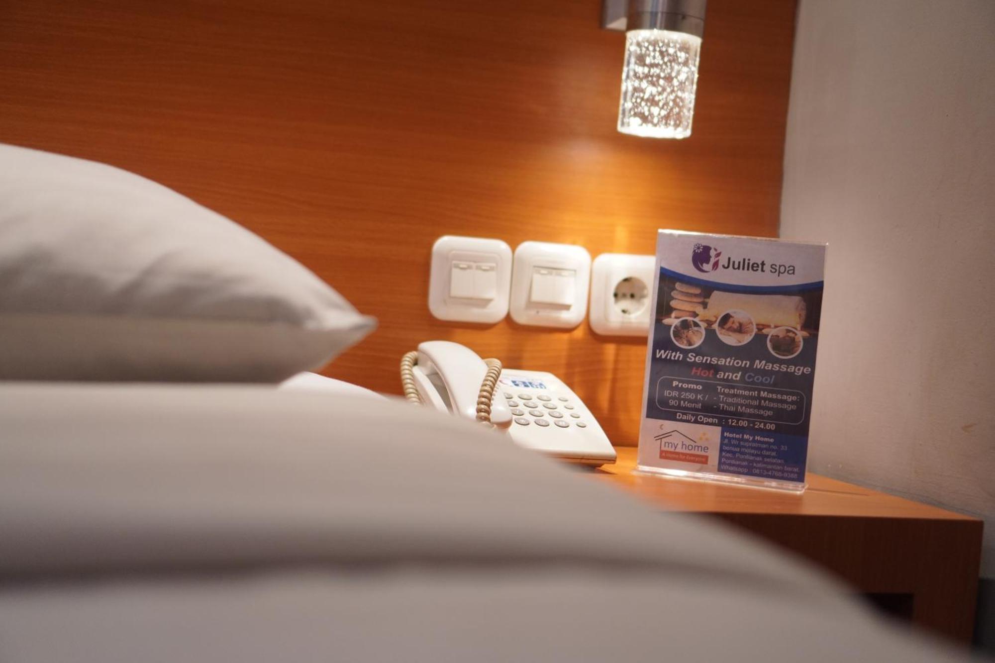 My Home Hotel Pontianak Zewnętrze zdjęcie